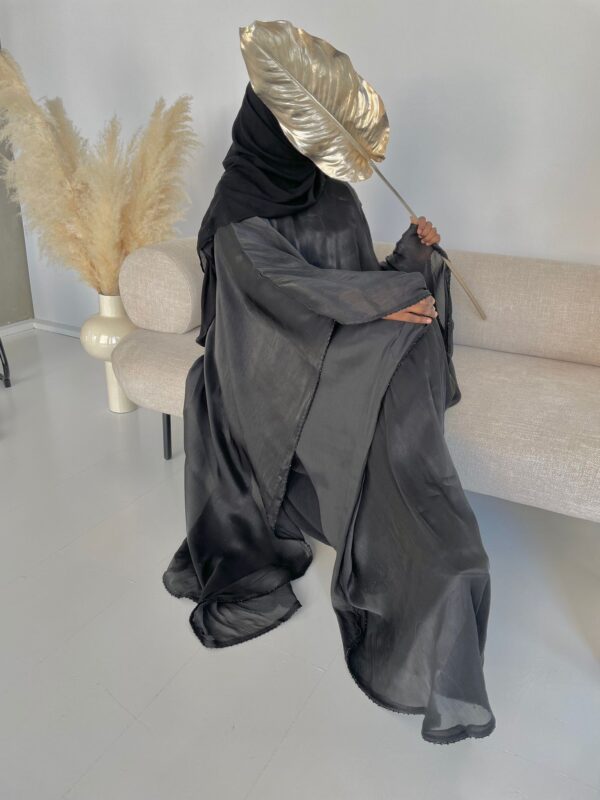 Noir Grace – Butterfly Bloom Abaya
